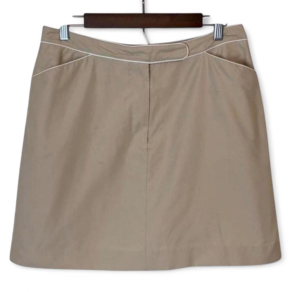 Classic IZOD beige skirt with white piping detail Size 10